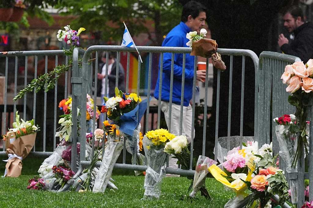 Man pleads guilty to federal hate crimes in deadly firebomb attack on Colorado demonstrators — Brookfield Community news
